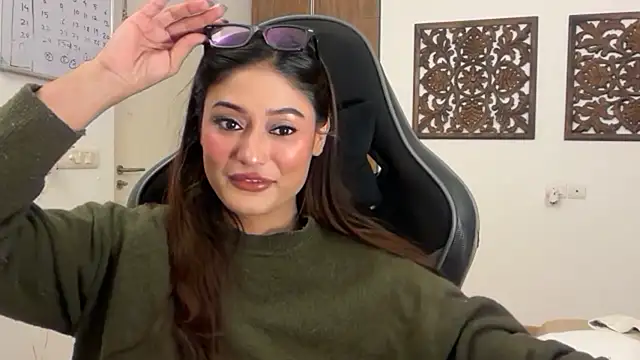 Snapshot of GoddessAnna chatting on November 30, 4:33 pm GoddessAnna online show from November 30, 4:33 pm