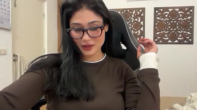 Snapshot of GoddessAnna chatting on December 20, 5:53 pm GoddessAnna online show from December 20, 5:53 pm