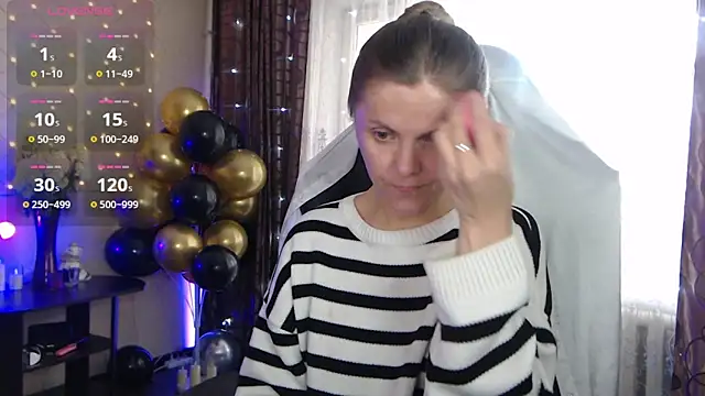 Snapshot of JessieOMays chatting on September 12, 3:39 am JessieOMays online show from September 12, 3:39 am