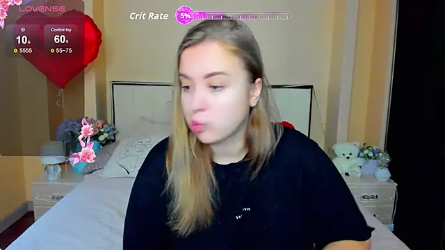 Snapshot of AlexissM chatting on October 6, 6:33 am AlexissM online show from October 6, 6:33 am