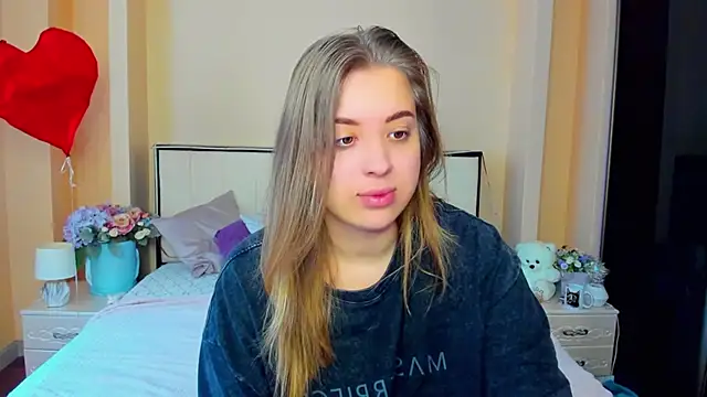 Snapshot of AlexissM chatting on October 12, 6:56 am AlexissM online show from October 12, 6:56 am