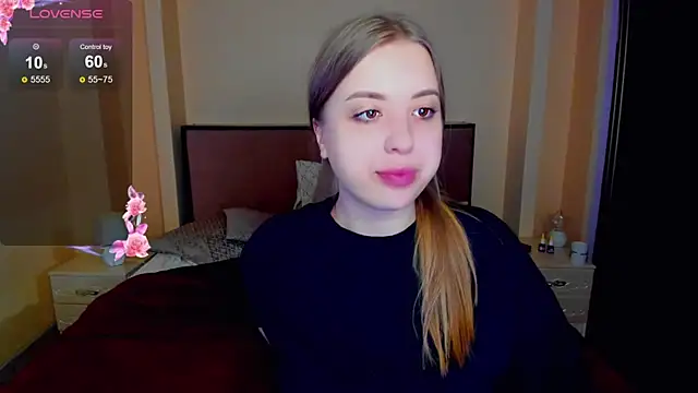 AlexissM online show from June 19, 3:05 pm