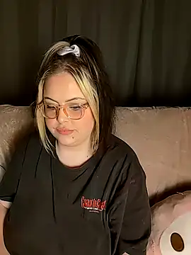 ChubbyBubs online show from October 27, 4:44 pm