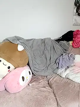 ChubbyBubs online show from December 3, 9:40 am