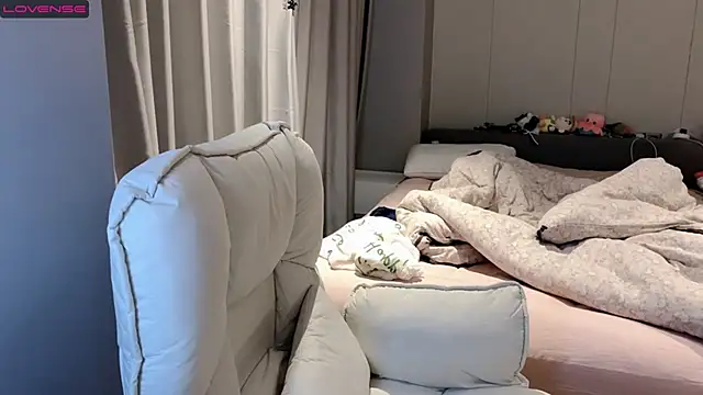 Snapshot of qiqi-666 chatting on March 21, 12:17 pm qiqi-666 online show from March 21, 12:17 pm