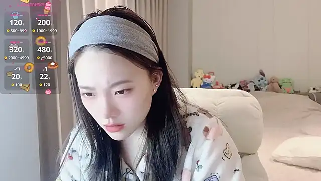 Snapshot of qiqi-666 chatting on February 6, 6:51 am qiqi-666 online show from February 6, 6:51 am