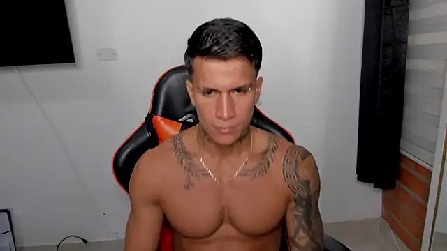 pettergrey1 online show from October 27, 11:31 pm