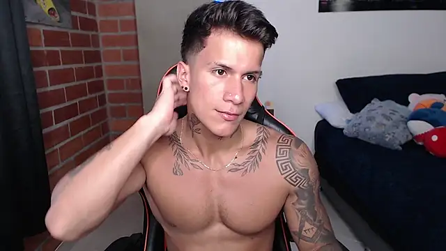 pettergrey1 online show from July 16, 8:48 pm
