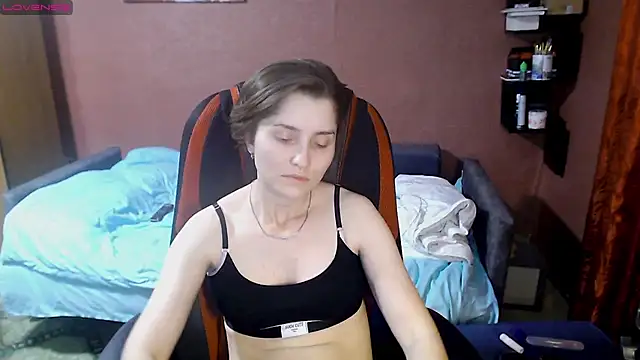 Snapshot of womanstrong78 chatting on January 11, 6:01 pm womanstrong78 online show from January 11, 6:01 pm