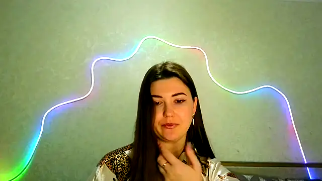 Snapshot of SeductiveTati chatting on December 16, 1:43 am SeductiveTati online show from December 16, 1:43 am