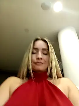 Snapshot of Loly_Horny chatting on April 22, 11:17 pm Loly Horny online show from April 22, 11:17 pm