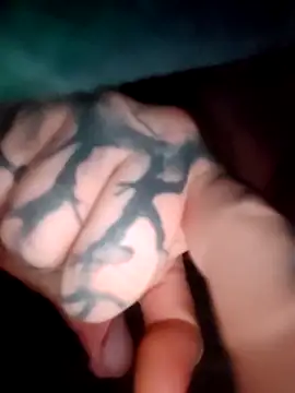 B1GBoyUk online show from December 15, 1:43 am