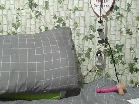 Snapshot of indiantina01 chatting on February 17, 8:26 pm indiantina01 online show from February 17, 8:26 pm