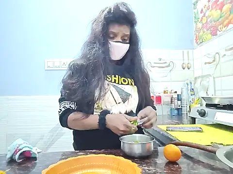 Snapshot of Muktha chatting on January 14, 5:23 pm Muktha online show from January 14, 5:23 pm