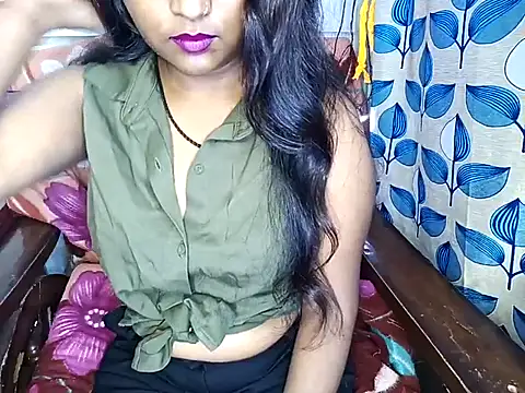 Snapshot of Muktha chatting on February 19, 1:17 pm Muktha online show from February 19, 1:17 pm