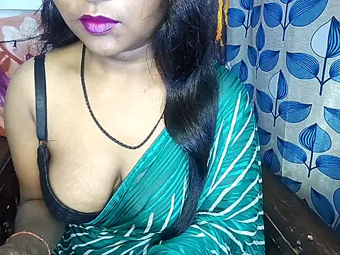 Snapshot of Muktha chatting on February 19, 11:04 pm Muktha online show from February 19, 11:04 pm