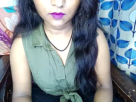 Snapshot of Muktha chatting on February 28, 3:04 am Muktha online show from February 28, 3:04 am