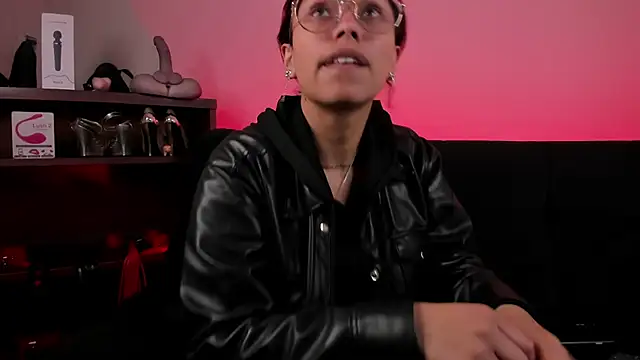 lilith-deveraux online show from February 21, 12:28 pm