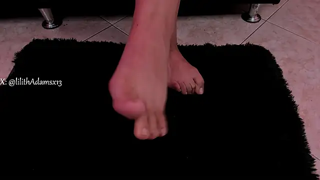 lilith-deveraux online show from October 28, 2:20 pm