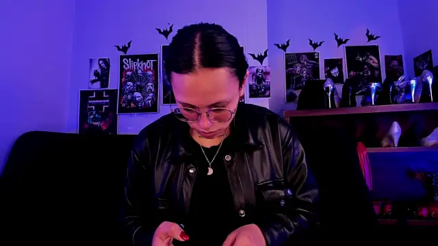 lilith-deveraux online show from July 16, 4:24 pm