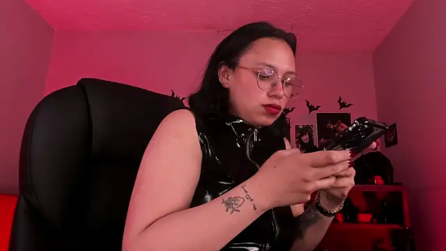 lilith-deveraux online show from July 26, 7:15 am