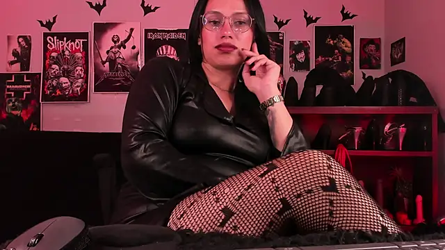 lilith-deveraux online show from July 28, 7:39 pm