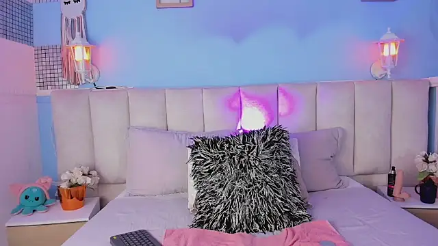 Snapshot of dayanne07 chatting on February 12, 8:18 pm dayanne07 online show from February 12, 8:18 pm