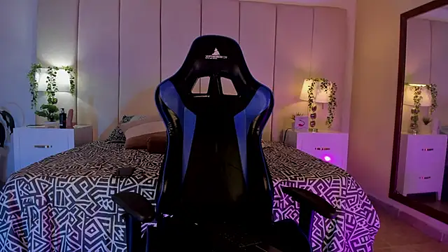 Snapshot of dayanne07 chatting on December 22, 1:46 am dayanne07 online show from December 22, 1:46 am