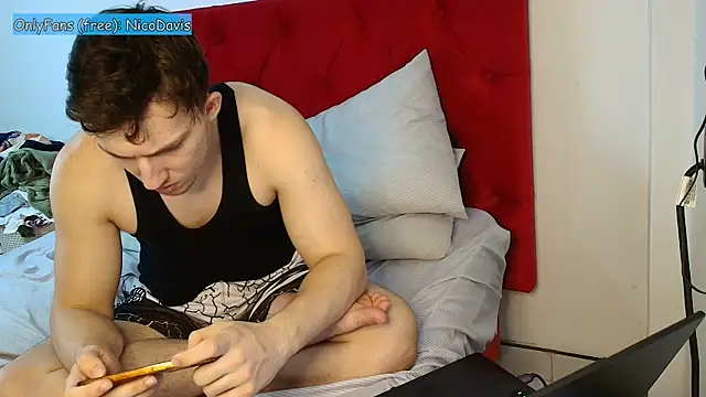 Snapshot of NicoDavisHere chatting on June 24, 7:24 pm NicoDavisHere online show from June 24, 7:24 pm