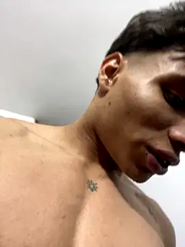 Snapshot of darkviper26 chatting on October 10, 7:35 pm darkviper26 online show from October 10, 7:35 pm