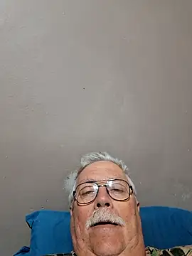 Snapshot of NawtyB1965 chatting on October 1, 3:34 am NawtyB1965 online show from October 1, 3:34 am