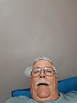 Snapshot of NawtyB1965 chatting on October 3, 3:36 am NawtyB1965 online show from October 3, 3:36 am