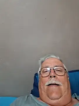 Snapshot of NawtyB1965 chatting on October 5, 4:11 am NawtyB1965 online show from October 5, 4:11 am