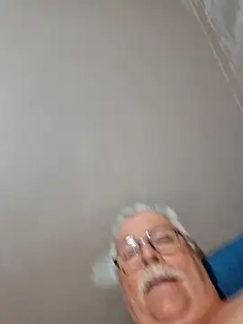 Snapshot of NawtyB1965 chatting on October 13, 3:39 am NawtyB1965 online show from October 13, 3:39 am