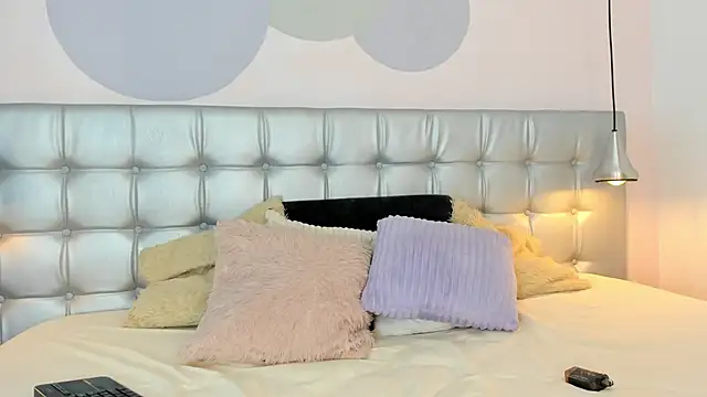 Snapshot of Axel_brunette1 chatting on February 17, 7:53 pm Axel brunette1 online show from February 17, 7:53 pm
