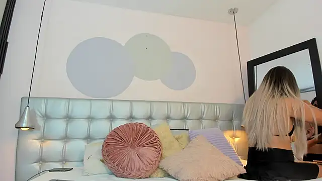 Snapshot of Axel_brunette1 chatting on March 4, 8:05 pm Axel brunette1 online show from March 4, 8:05 pm