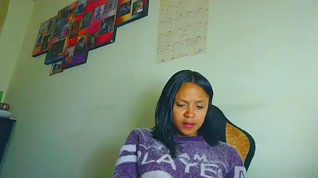 Snapshot of Samary_thomas chatting on May 29, 12:52 am Samary thomas online show from May 29, 12:52 am