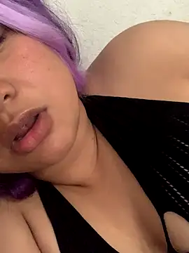 Snapshot of arielopal chatting on November 10, 4:33 am arielopal online show from November 10, 4:33 am