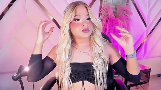 Snapshot of Elody_Preysler69 chatting on February 18, 4:08 am Elody Preysler69 online show from February 18, 4:08 am