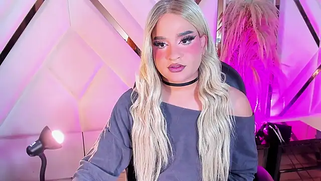 Snapshot of Elody_Preysler69 chatting on February 25, 4:00 am Elody Preysler69 online show from February 25, 4:00 am