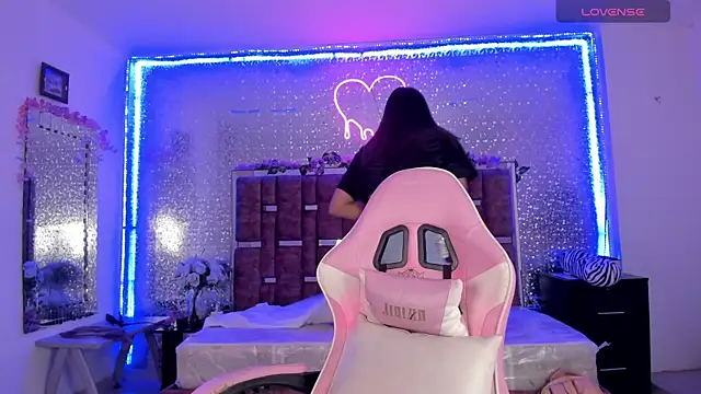 KylieVictoria online show from February 7, 4:59 am