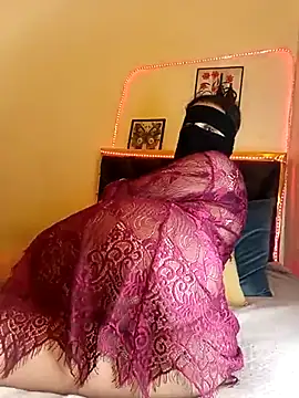 Snapshot of Lina_lolo chatting on March 22, 2:37 am Lina lolo online show from March 22, 2:37 am