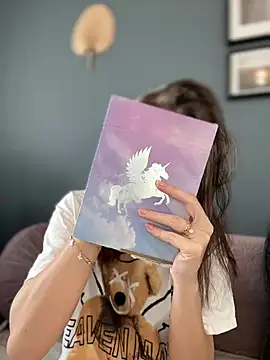 Mia Ethan online show from March 22, 5:17 am