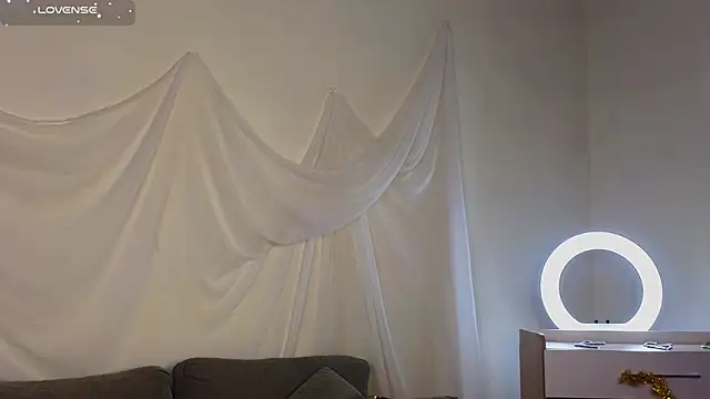 Snapshot of EthalGold chatting on February 8, 9:13 am EthalGold online show from February 8, 9:13 am