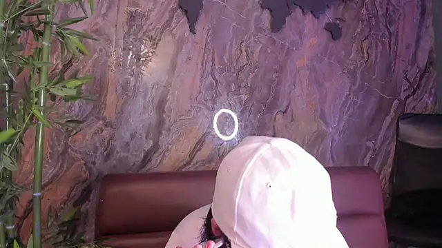 Alahia Dangelo online show from November 15, 5:31 pm