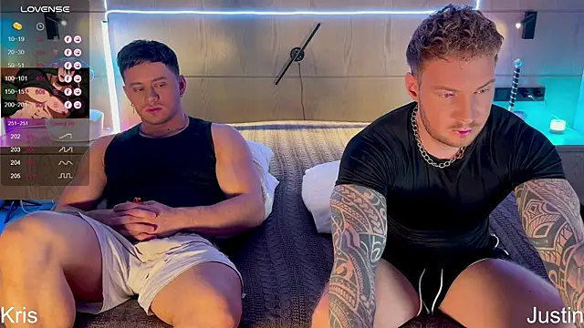 Snapshot of Justin_Hardy chatting on October 22, 8:19 pm Justin Hardy online show from October 22, 8:19 pm