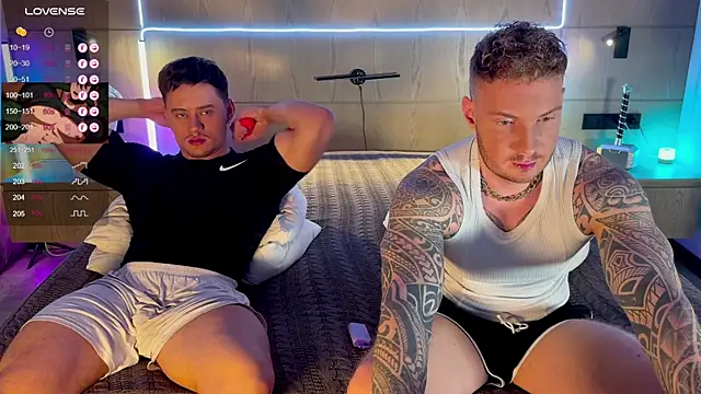 Snapshot of Justin_Hardy chatting on October 25, 2:35 pm Justin Hardy online show from October 25, 2:35 pm