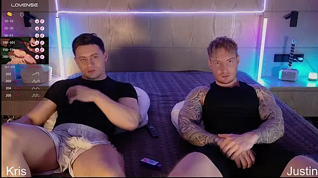 Snapshot of Justin_Hardy chatting on November 26, 5:03 pm Justin Hardy online show from November 26, 5:03 pm