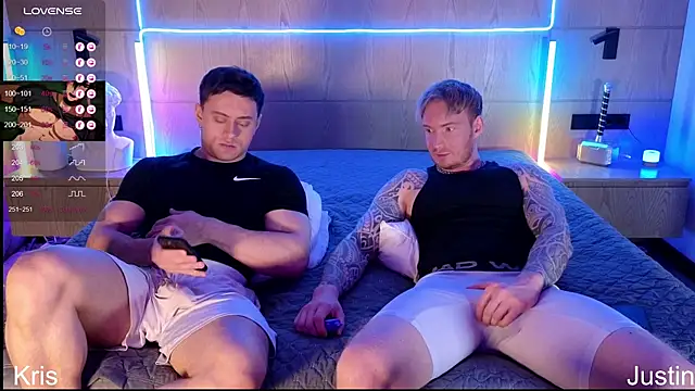 Snapshot of Justin_Hardy chatting on November 30, 8:35 pm Justin Hardy online show from November 30, 8:35 pm