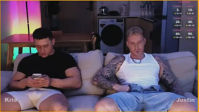 Snapshot of Justin_Hardy chatting on July 9, 8:13 pm Justin Hardy online show from July 9, 8:13 pm